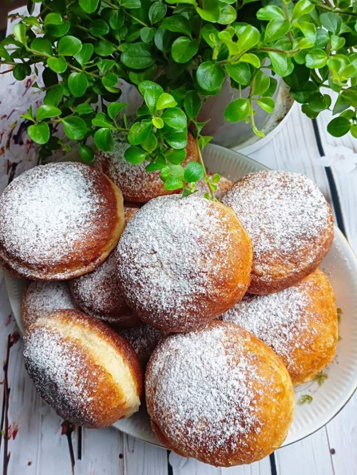 Pączki ziemniaczano – drożdżowe