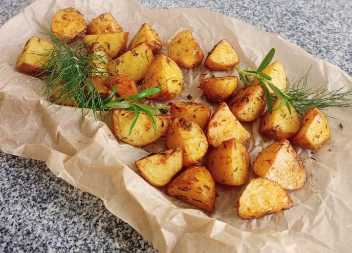 Pieczone ziemniaczki z frytkownicy beztłuszczowej
