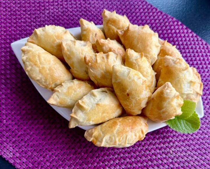 Pieczone pierożki świąteczne