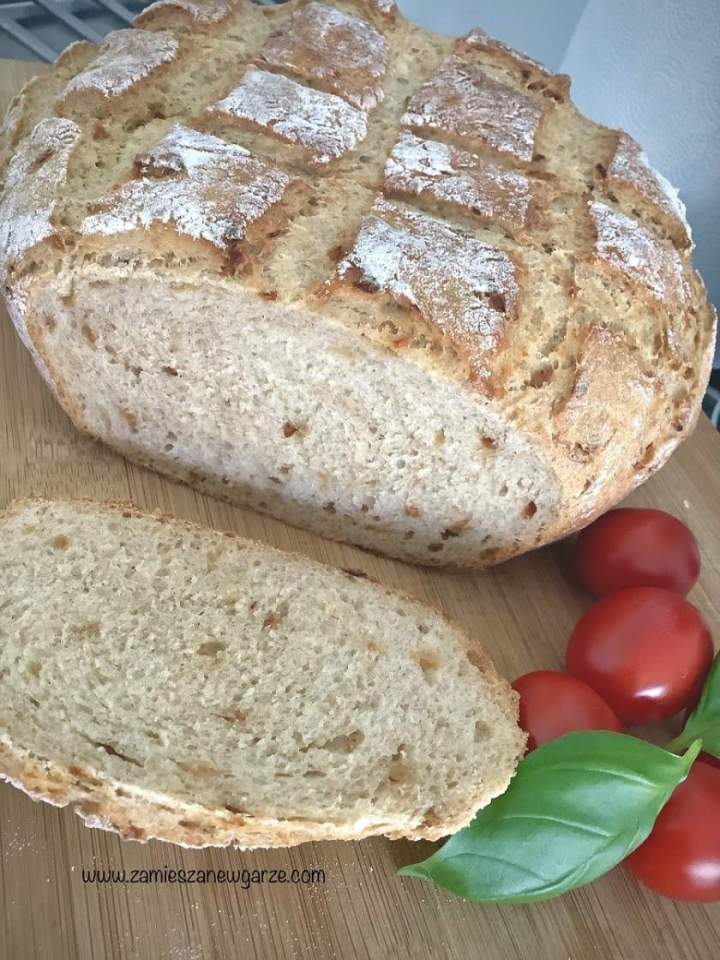 Chleb pszenno – żytni na drożdżach z prażoną cebulką