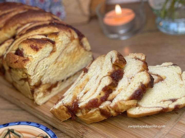 Drożdżowa strucla z dżemem -prosty przepis
