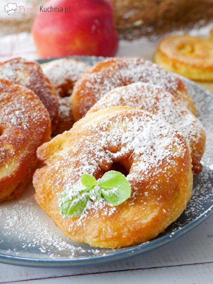 Jabłka w cieście naleśnikowym