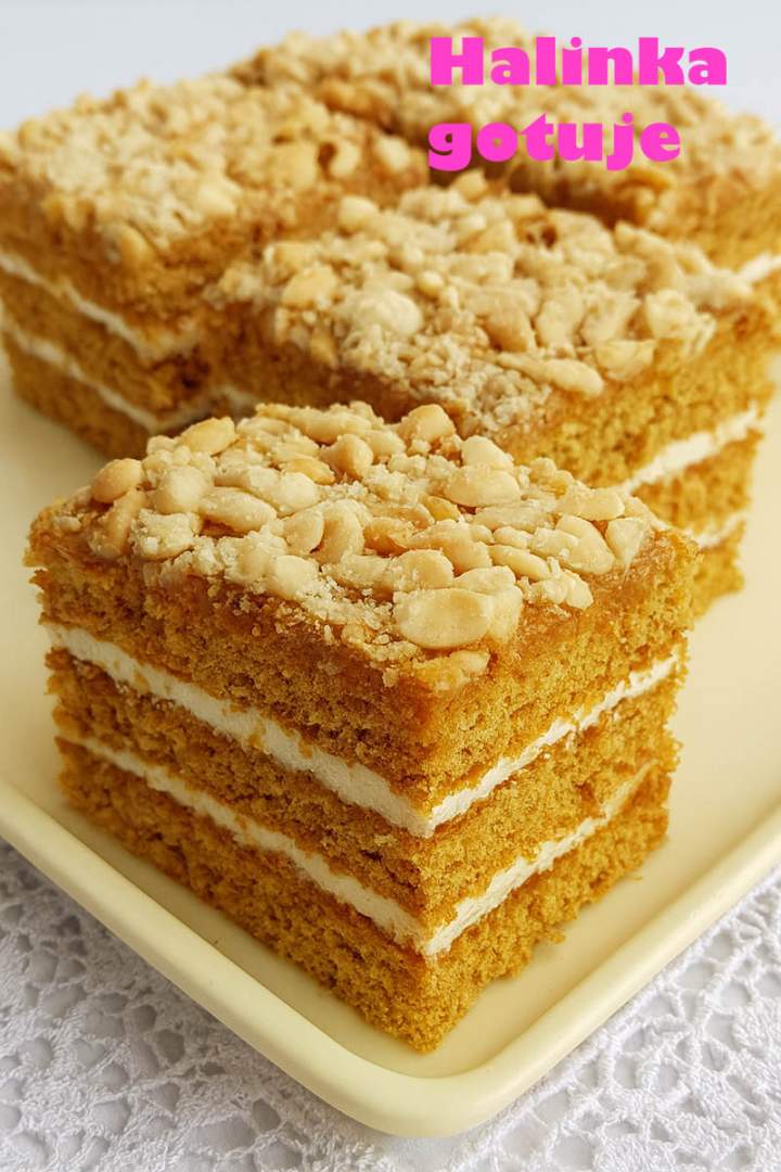 Miodownik z kremem mlecznym i kajmakiem – klasyka, która zawsze się udaje