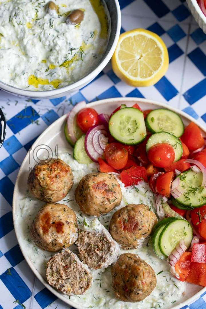 Greckie pulpeciki z indyka i cukinii z tzatziki