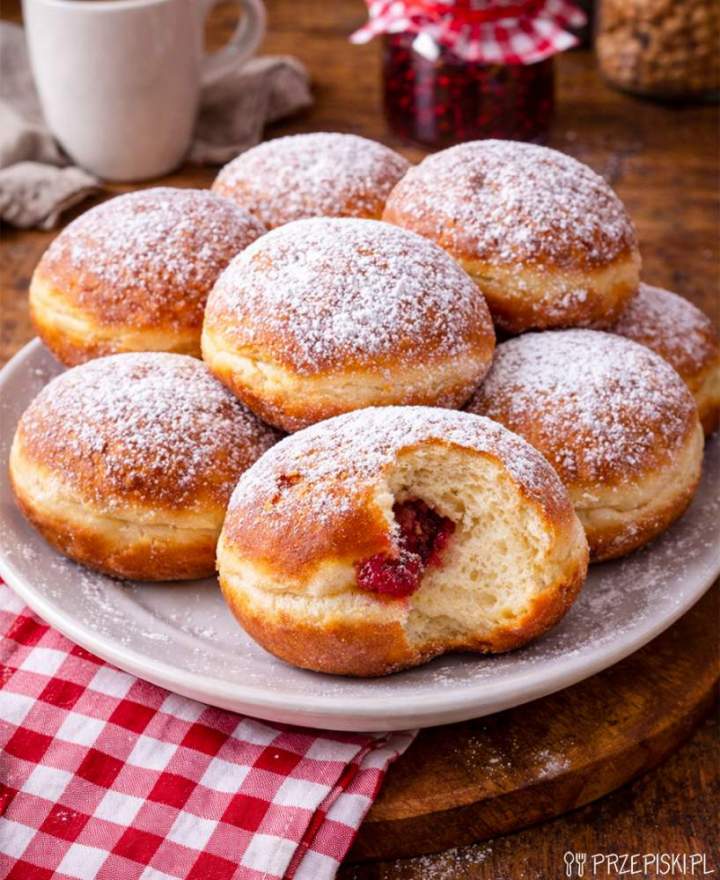 Przepis na pyszne domowe pączki