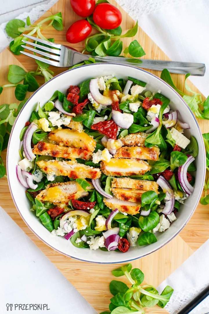 Sałatka z grillowanym kurczakiem i roszponką