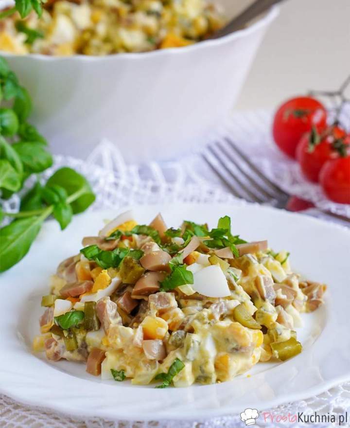 Sałatka z jajkiem i pieczarkami