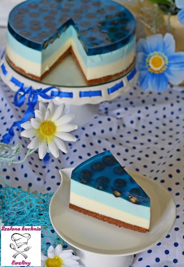 Smerfny sernik z borówkami