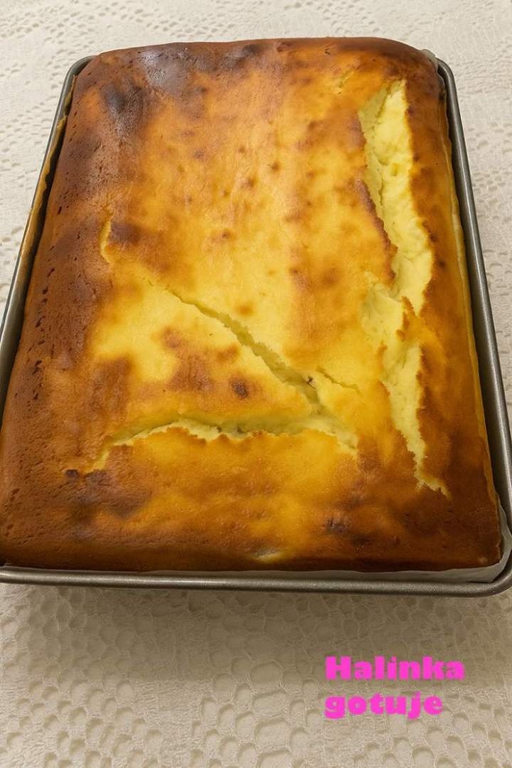 Sernik śmietankowy – domowy, puszysty i delikatny jak chmurka