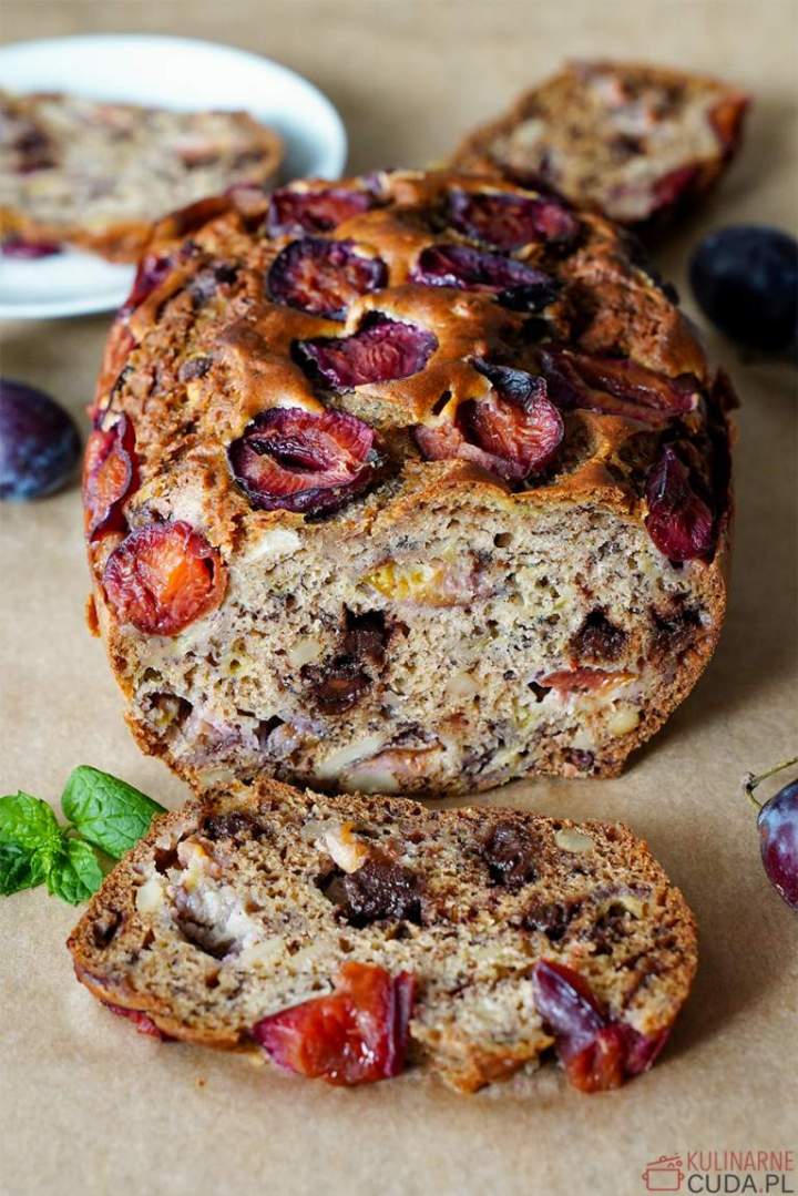 Wilgotne ciasto ze śliwkami