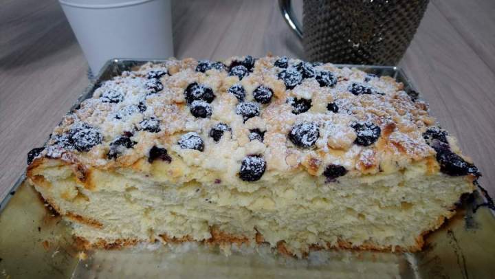 Najlepsze ciasto drożdżowe z owocami i kruszonką