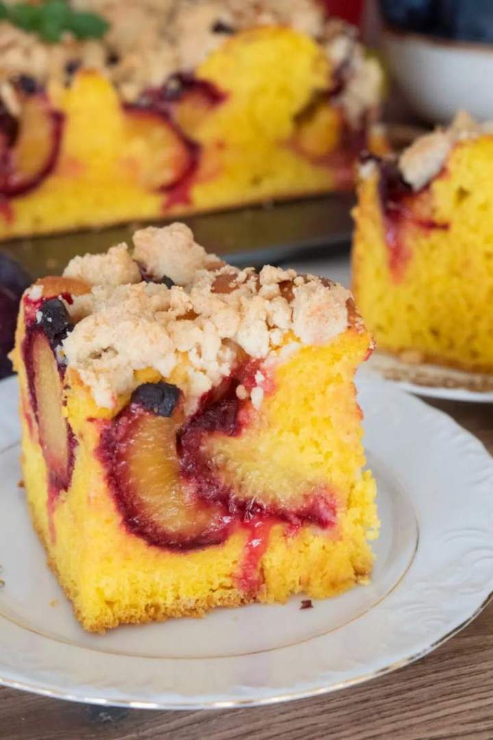 Dyniowe ciasto drożdżowe ze śliwkami