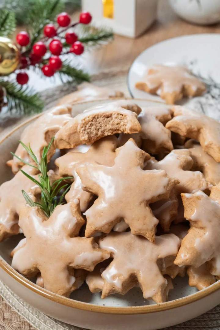 Miękkie pierniczki w lukrze