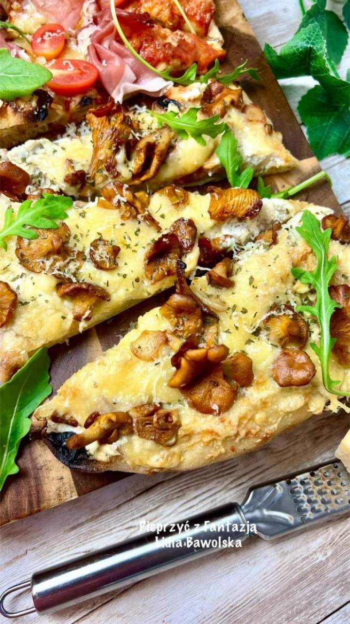 Lżejsza od pizzy, chrupiąca i obłędna – pinsa w dwóch wersjach