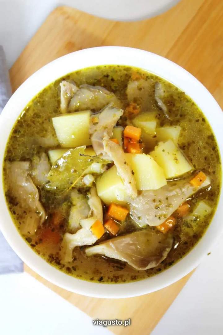 Prosta zupa z boczniaków