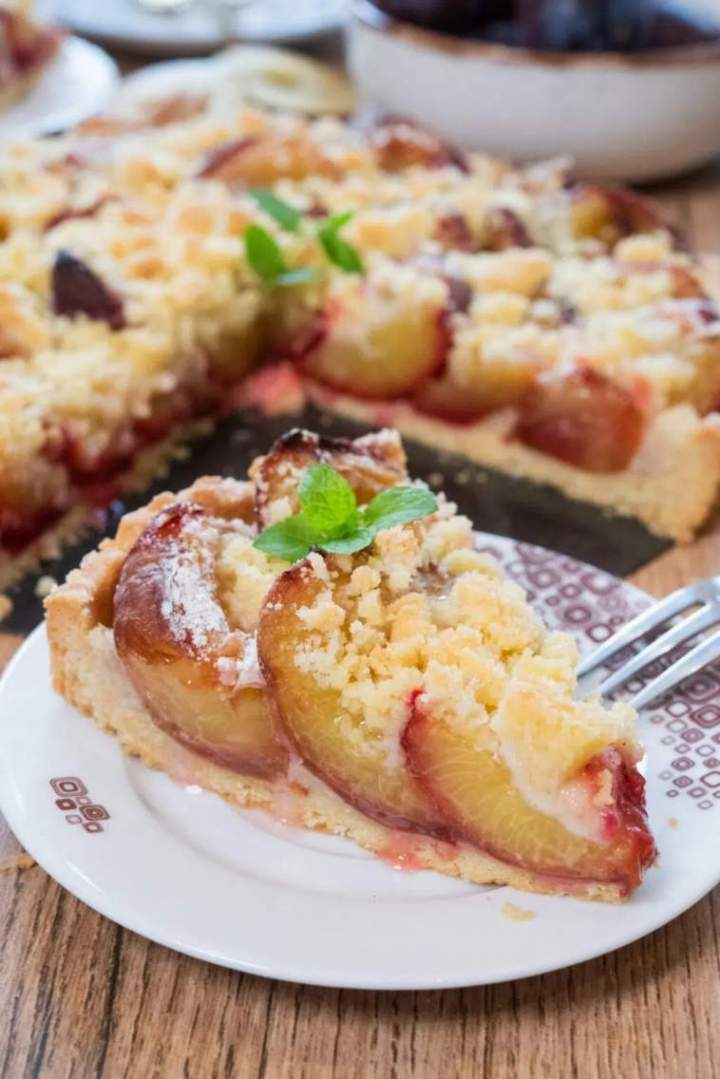 Kruszonkowiec ze śliwkami