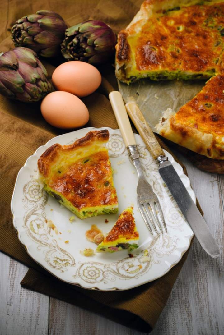 QUICHE Z KARCZOCHAMI I SZPINAKIEM