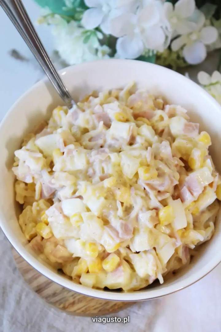 Sałatka królewska z selerem konserwowym