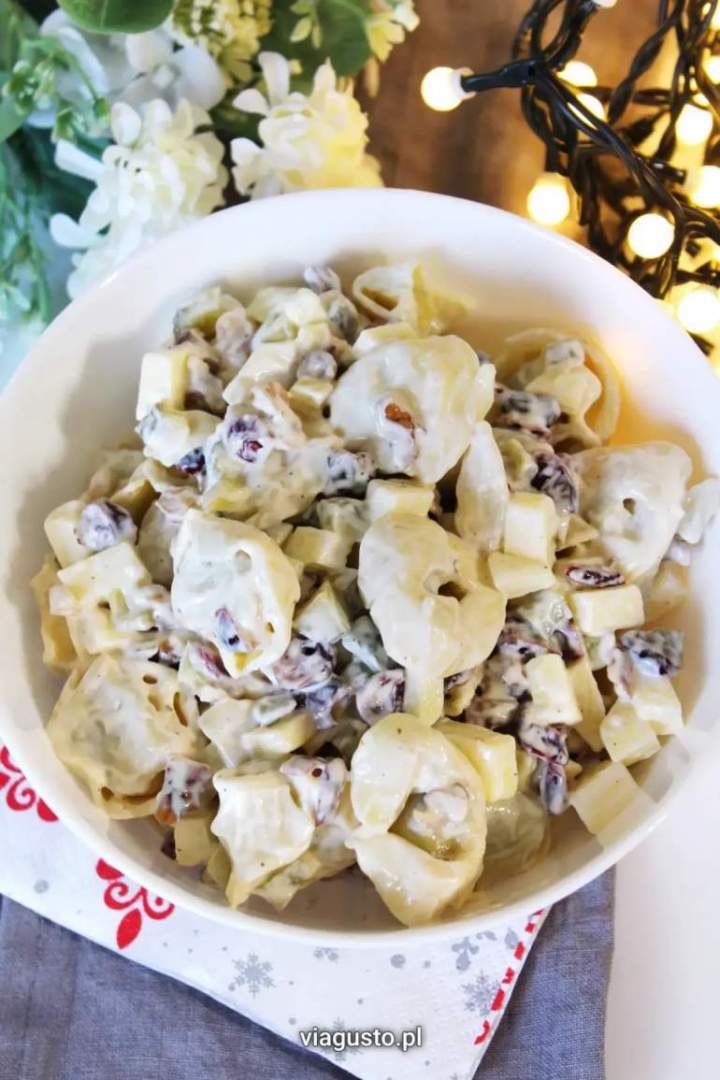 Sałatka na Boże Narodzenie z tortellini