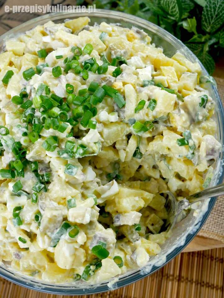 Sałatka śledziowa po chłopsku – prosta, swojska i zawsze pyszna!