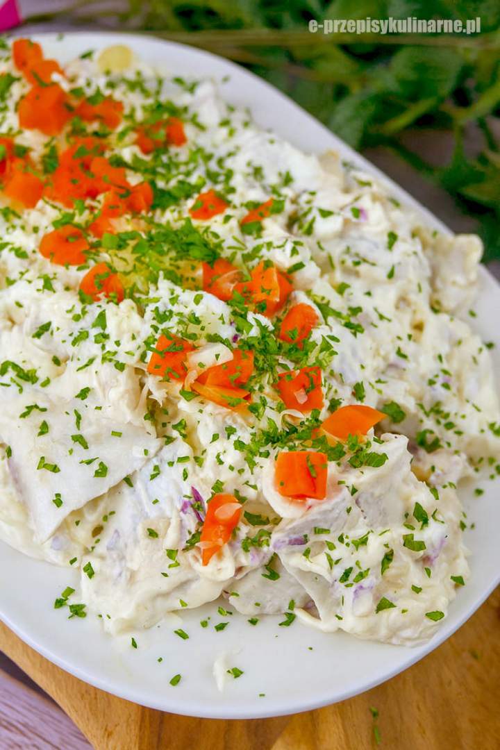 Śledzie z serem żółtym w musztardowym sosie – posmakują każdemu