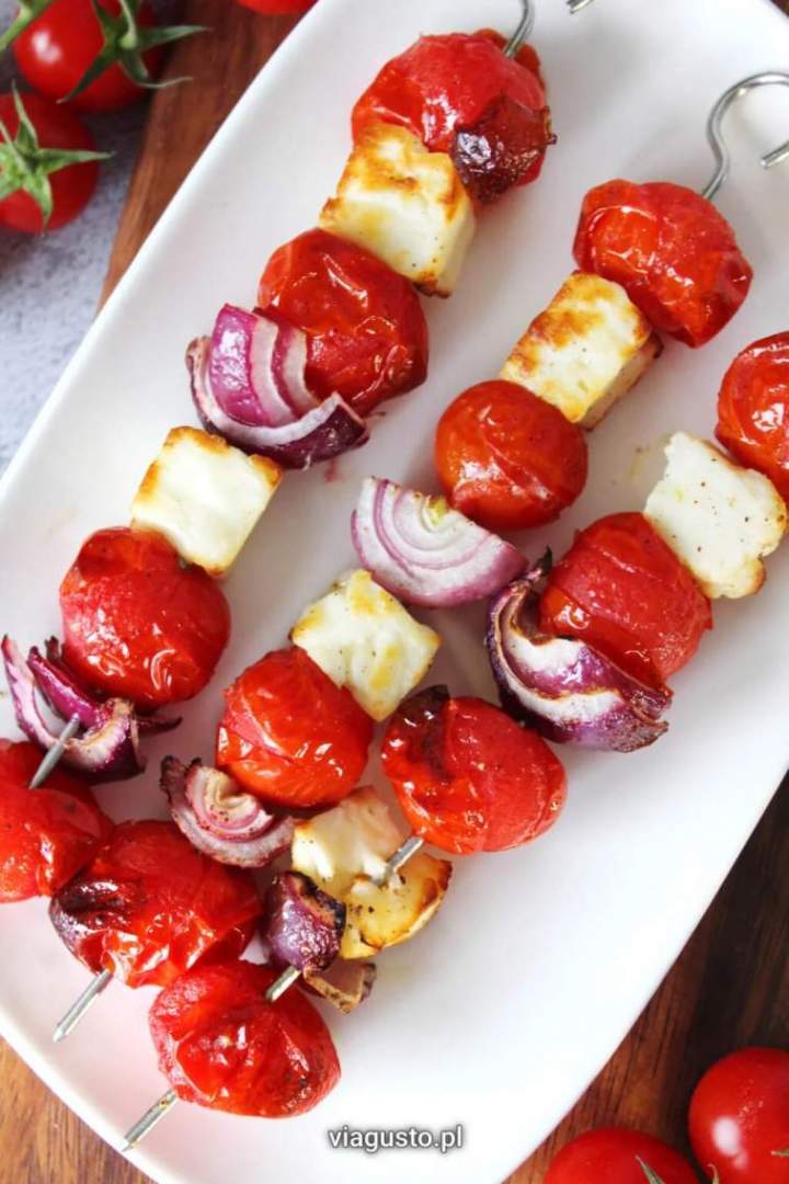 Szaszłyki z halloumi i pomidorkami