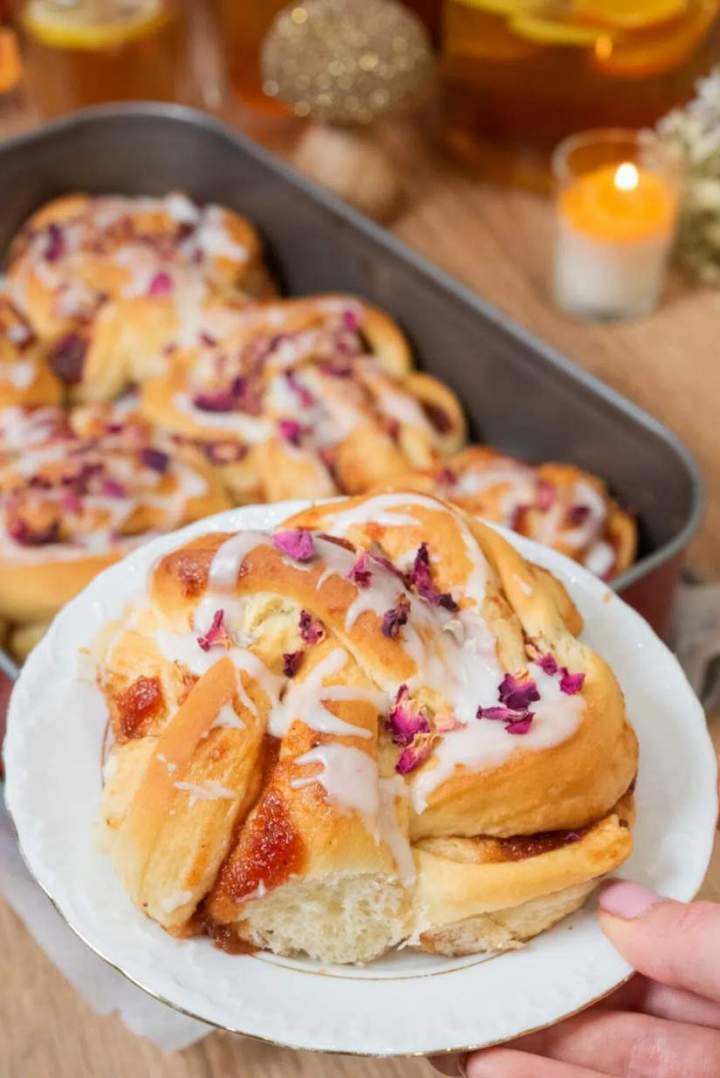 Zawijane drożdżówki z marmoladą