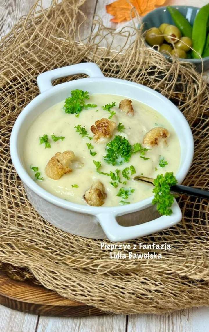Zupa krem z kalafiora – delikatna, kremowa i pachnąca czosnkiem