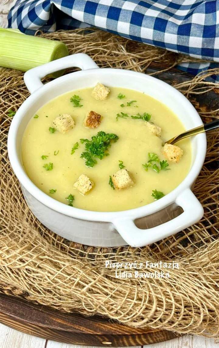 Zupa krem z porów – delikatna i rozgrzewająca